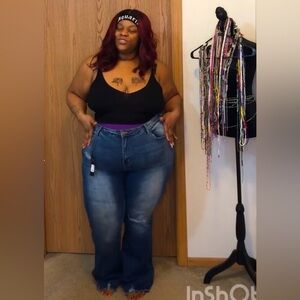 Medium wash pants size 20
I’m 5’5